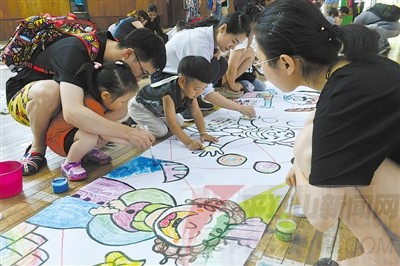 平职学院：书画联欢迎六一