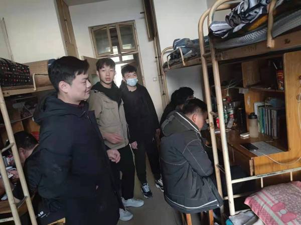 https://www.pzxy.edu.cn/__local/D/2E/FD/2618AD7231913D7EF7C1A92D412_B0B31F73_2A4DC.jpg