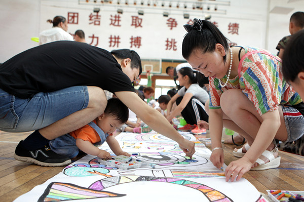 “粽情端午，快乐六一” ——学院工会举办庆六一现场绘画活动