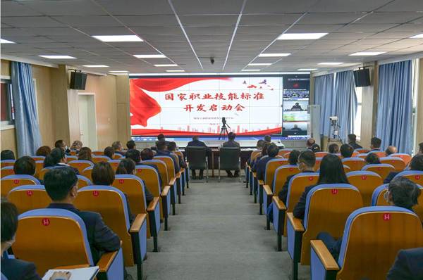 https://www.pzxy.edu.cn/__local/F/96/6B/F09E18CA66BED3321B1FC0A2009_799C2F6A_1A90E.png