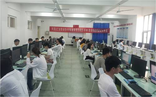 https://www.pzxy.edu.cn/__local/E/F2/57/8FC8D42686254FBD33570673DDE_8A182ADB_23D66.jpg