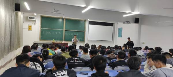 https://www.pzxy.edu.cn/__local/C/26/23/91A54BFFE0FA36951DBF9A7C197_8189465F_E4B1.jpg